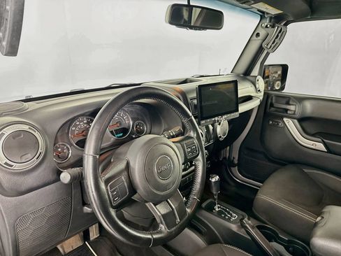 Used 2016 Jeep Wrangler Sahara AWD/4WD image 4