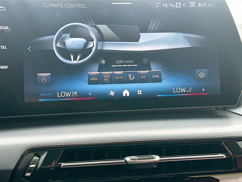 New 2026 BMW X2 xDrive28i w/ M Sport Package AWD/4WD image 13