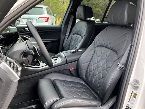 New 2026 BMW X5 xDrive40i w/ M Sport Package AWD/4WD image 7