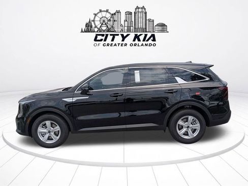 New 2026 Kia Sorento LX FWD image 4