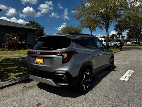 Used 2025 Kia Seltos S FWD image 7