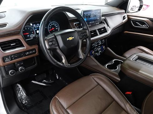Used 2021 Chevrolet Suburban High Country RWD image 2