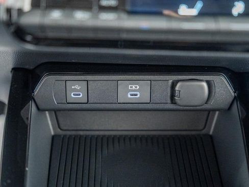 New 2026 Toyota Prius Plug-In Hybrid FWD image 25