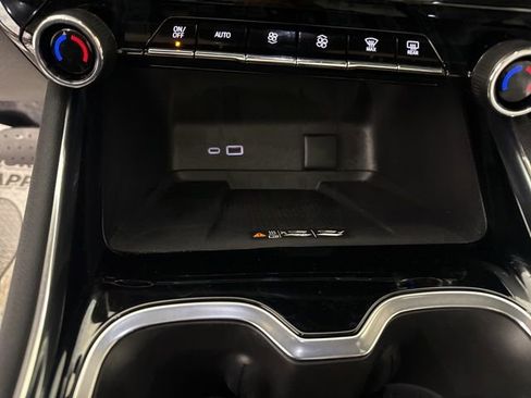 Used 2025 Chevrolet Traverse High Country image 41