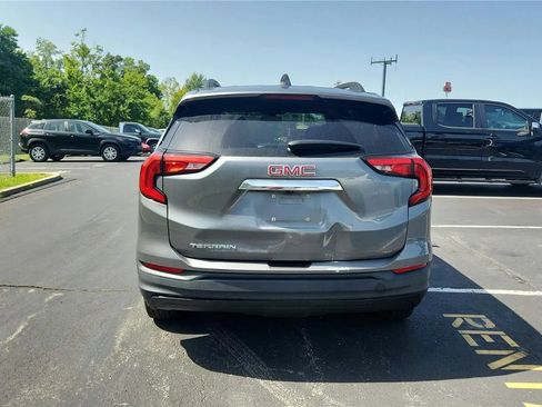 Used 2018 GMC Terrain SLE w/ Driver Convenience Package FWD image 7