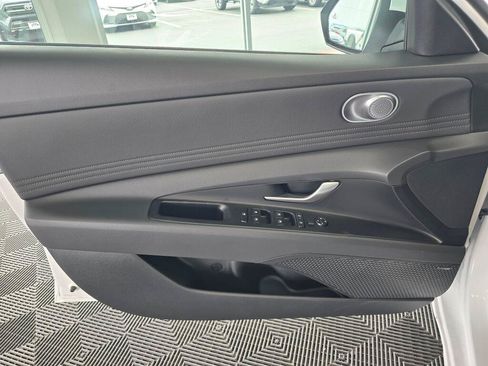 New 2026 Hyundai Elantra Limited FWD image 31