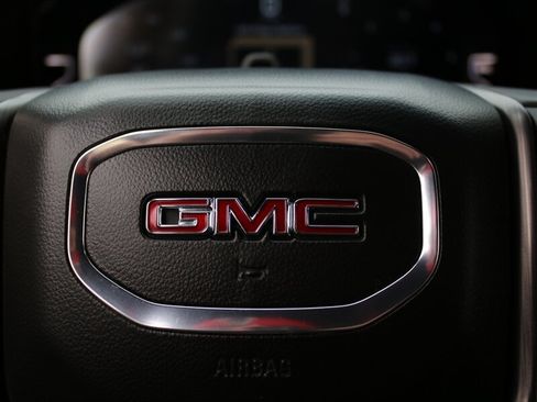 Used 2024 GMC Yukon XL Denali Ultimate AWD/4WD image 19