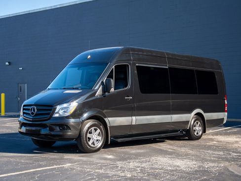 Used 2014 Mercedes-Benz Sprinter 2500 image 4
