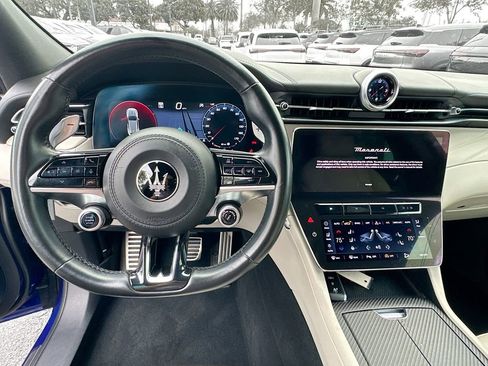 Used 2023 Maserati Grecale Modena image 12