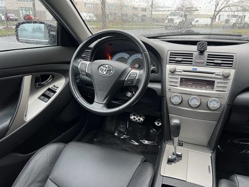 Used 2011 Toyota Camry SE w/ Sport Leather Pkg FWD image 12