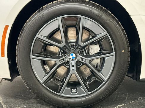 Used 2025 BMW i4 eDrive40 image 24