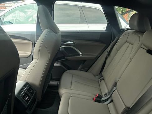 Used 2025 Audi Q5 Premium Plus w/ Premium Plus AWD/4WD image 5