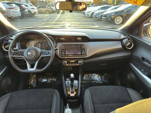 Used 2020 Nissan Kicks SV image 36