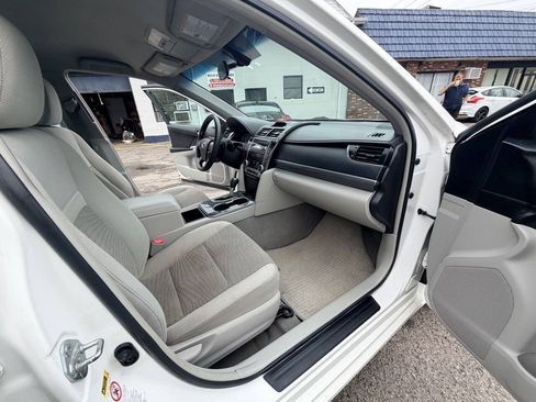 Used 2012 Toyota Camry LE FWD image 16