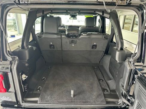 Used 2025 Jeep Wrangler Sahara w/ Safety Group image 15