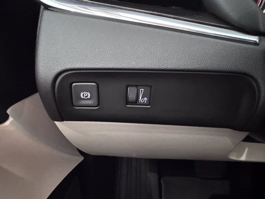 Certified 2023 Buick Enclave Essence AWD/4WD image 17