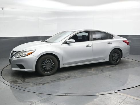 Used 2016 Nissan Altima 2.5 S w/ Power Driver Seat Package image 8