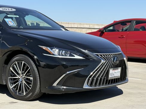 Certified 2024 Lexus ES 350 w/ Premium Package FWD image 3