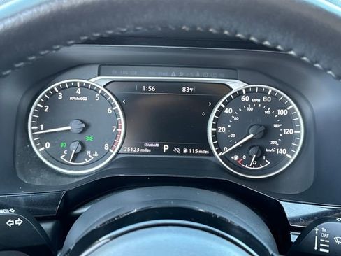 Used 2022 Nissan Pathfinder SL image 9