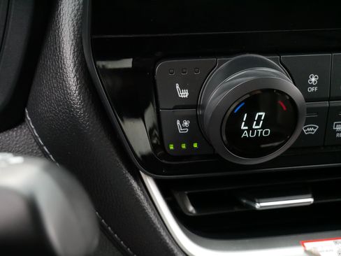 Used 2025 Toyota Grand Highlander AWD Hybrid image 32