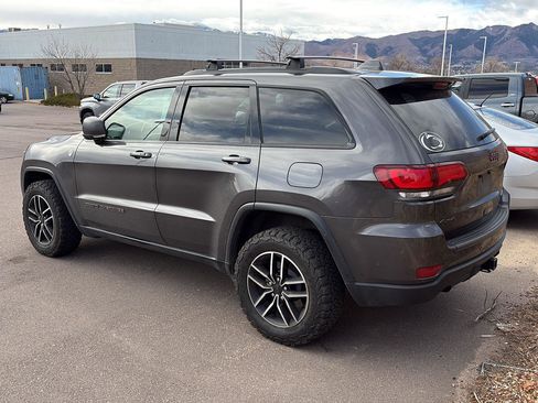 Used 2019 Jeep Grand Cherokee Trailhawk w/ Trailhawk Luxury Group image 3