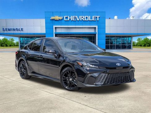 Used 2026 Toyota Camry SE image 1