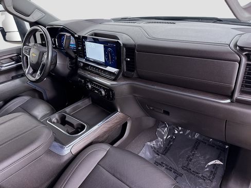 Used 2024 Chevrolet Silverado 2500 LTZ w/ LTZ Premium Package image 29