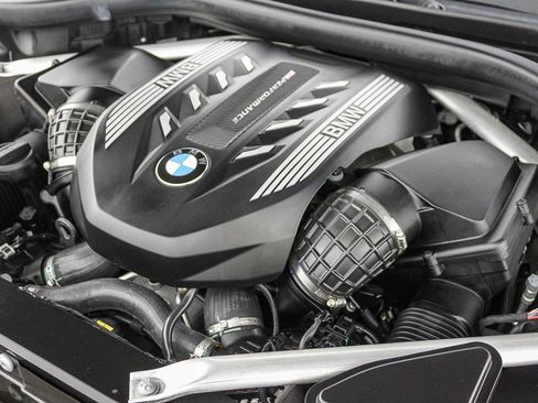 Used 2020 BMW X7 M50i image 27