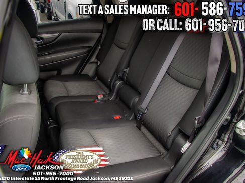 Used 2020 Nissan Rogue SV image 8