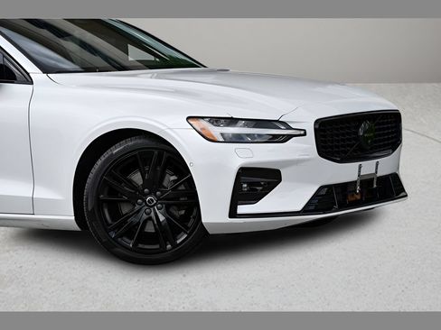 Certified 2023 Volvo S60 B5 Plus w/ Climate Package AWD/4WD image 10