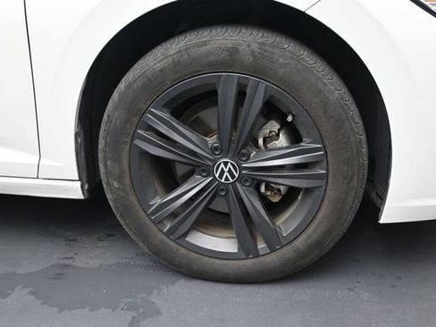 Used 2024 Volkswagen Jetta SE FWD image 34