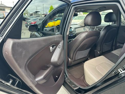 Used 2012 Hyundai Tucson Limited image 17