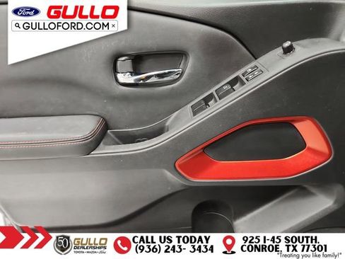 Used 2023 Nissan Frontier PRO-4X w/ Pro-4X Premium Package image 19