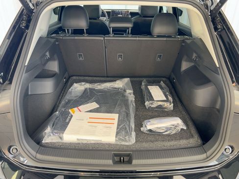 New 2026 Volkswagen Tiguan SE image 33