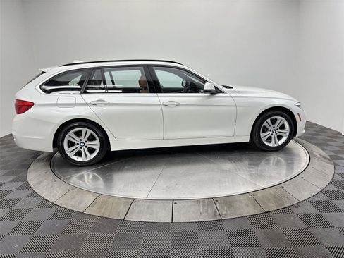 Used 2019 BMW 330i xDrive Wagon w/ Premium Package AWD/4WD image 17