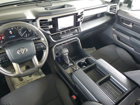 Used 2022 Toyota Tundra SR5 w/ SR5 Convenience Package RWD image 12