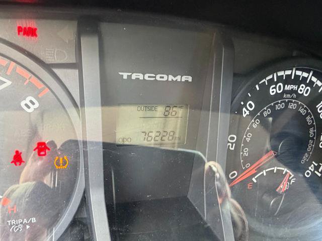Used 2017 Toyota Tacoma SR AWD/4WD image 12