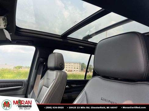 Used 2022 GMC Yukon XL Denali w/ Denali Premium Package AWD/4WD image 20