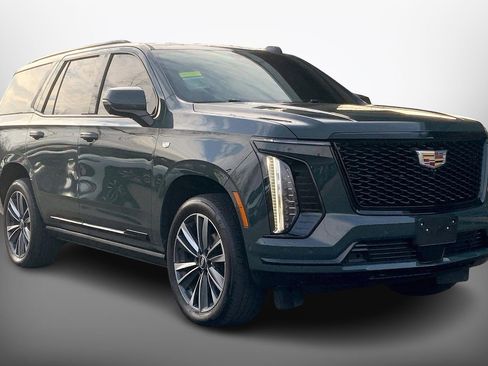 Used 2025 Cadillac Escalade Sport image 3