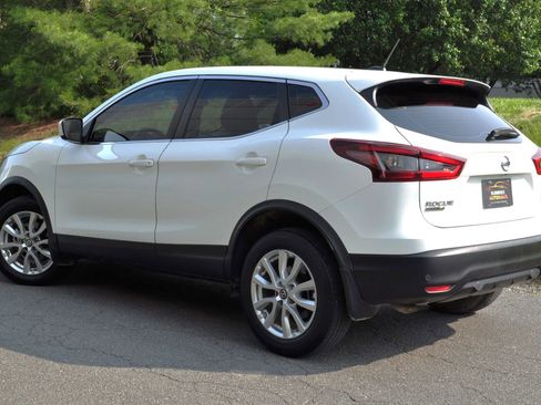 Used 2021 Nissan Rogue Sport S image 4