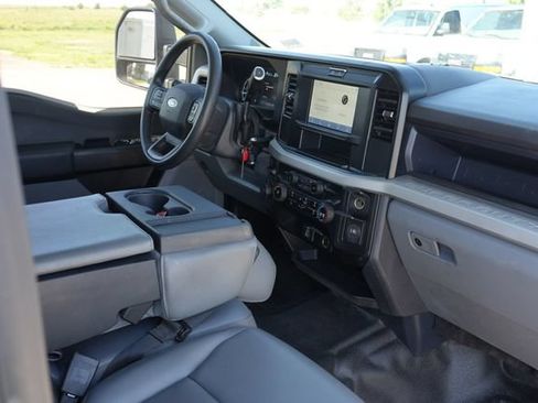 Used 2025 Ford F250 XL AWD/4WD image 16