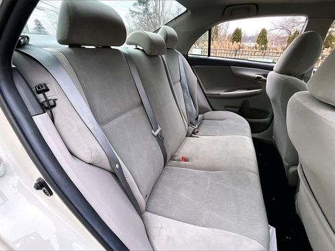 Used 2013 Toyota Corolla LE w/ Premium Pkg image 30