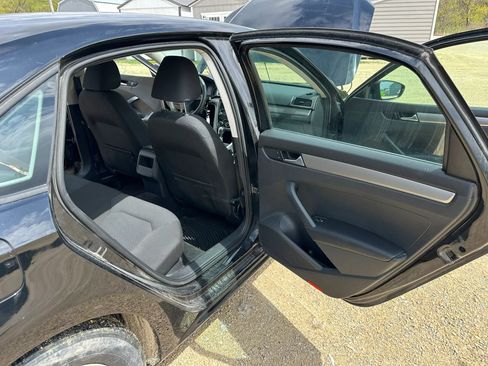 Used 2012 Volkswagen Passat 2.5 S FWD image 12