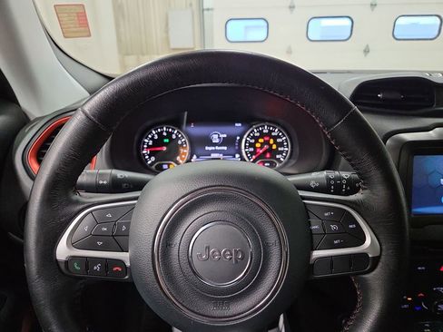 Used 2018 Jeep Renegade Trailhawk AWD/4WD image 21