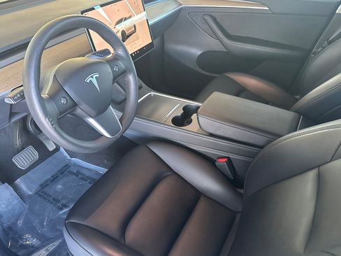 Used 2023 Tesla Model Y Long Range image 11