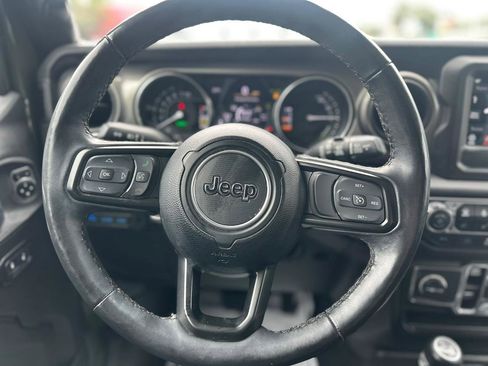 Used 2023 Jeep Wrangler Unlimited w/ Cold Weather Group AWD/4WD image 18