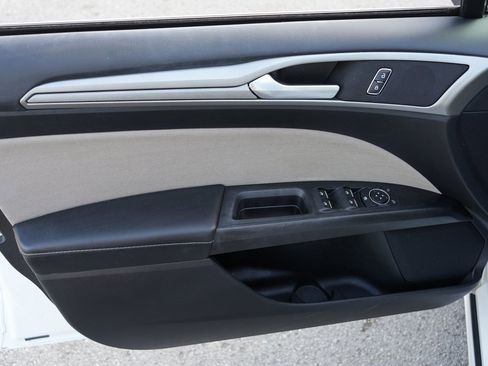 Used 2019 Ford Fusion S image 17