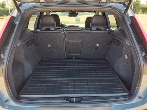 Used 2022 Volvo XC40 T5 R-Design w/ Advanced Package image 20