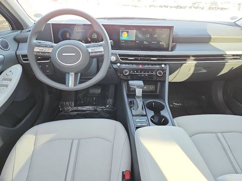 New 2025 Hyundai Sonata SE FWD image 10