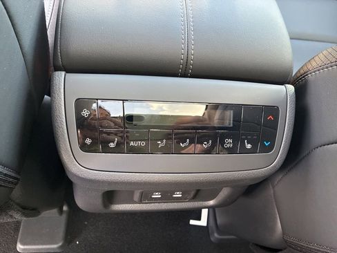 New 2026 Nissan Pathfinder SL AWD/4WD image 28